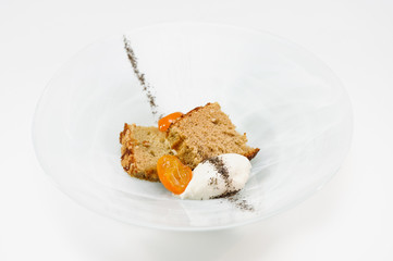 Pain d'épice, crème et kumquat 