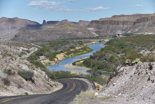 View over winding Rio Grande in Big Bend Ranch State Park