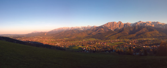 Zakopane o zachodzie słońca © Jan Danek