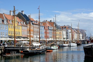 Nyhavn a 17th century harbour in Copenhagen with typical colorful houses and water canals, Nyhavn, Copenhagen, Denmark
