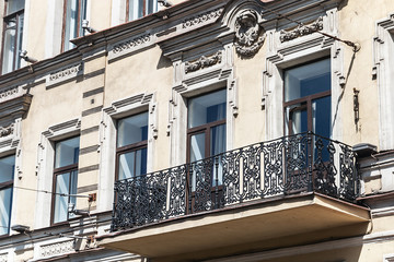 view of the architectural elements of the buildings