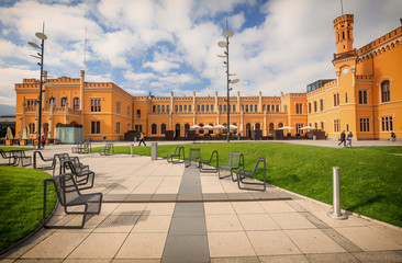 zabytkowy budynek dworca głównego we Wrocławiu © Rochu_2008