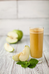 apple fresh juice