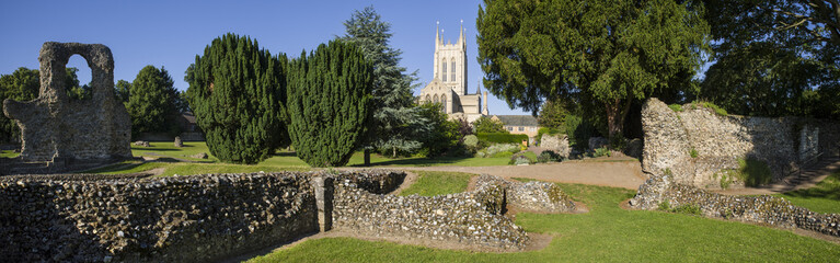 Bury St. Edmunds Abbey Remains and St Edmundsbury Cathedral