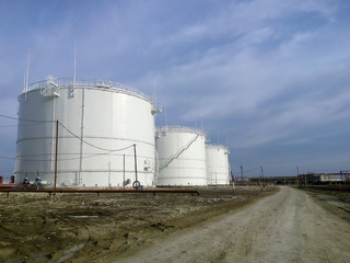Obraz premium Storage tanks for petroleum products