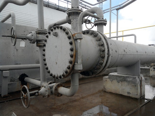 Heat exchangers for heating of oil