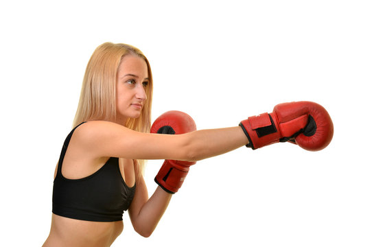 femme boxeur avec des gants de boxe rouges