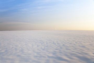 Fototapeta na wymiar snow covered field