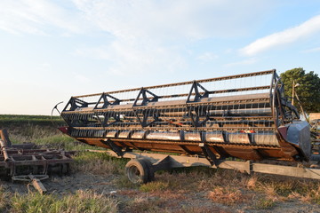Plows, seeders and other equipment to the hitch for tractors