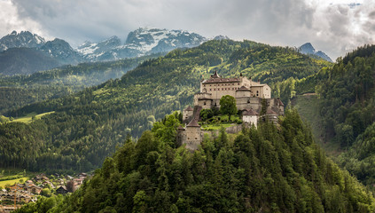 Fototapeta na wymiar Werfen Castle