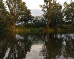 Fototapeta na wymiar Abend am Fluss