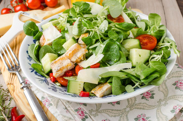 Salad with grilled chicken