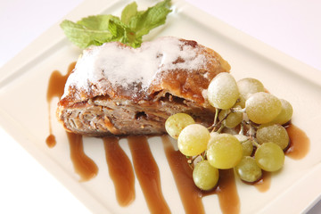strudel with grapes and Mint