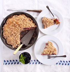Blackberry crumble topping cake