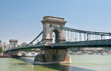 Obraz premium View of the famous chain bridge in Budapest.