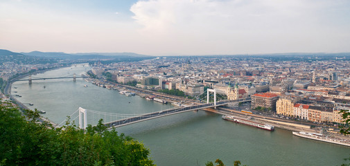 Obraz premium Panorama of Budapest with Danube river.