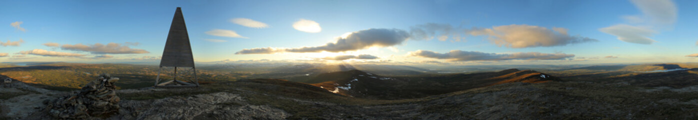 Fototapeta na wymiar 360 degree Panoramic view from the Swedish mountain Ansaett