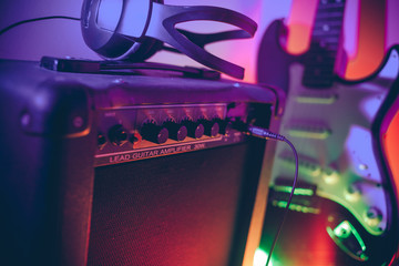 Amplifier and guitar