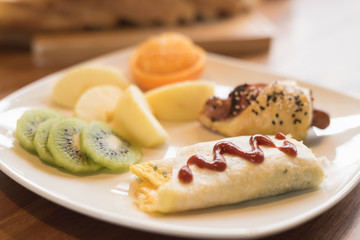 breakfast with fruit