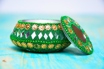 Decorative green casket for jewelry