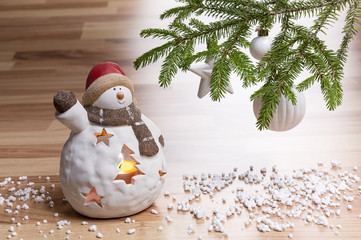 Schneemann Windlicht Winkend mit Tannenzweig 