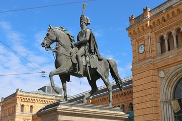 Horseman statue of the former king of Hanover Ernst August II. in front of the main station. In the...