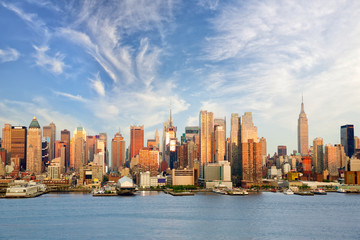 New York City midtown Manhattan before sunset over Hudson River - obrazy, fototapety, plakaty