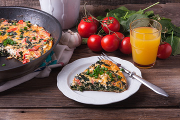 Frittata with spinach, tomatoes and cheese