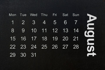 august calendar grid