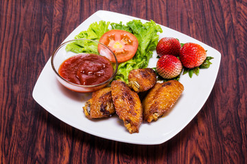 Fried chicken with fresh vegetable
