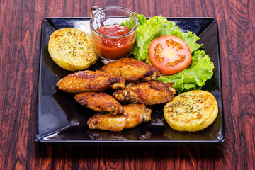 Fried chicken with fresh vegetable