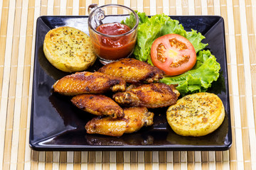 Fried chicken with fresh vegetable