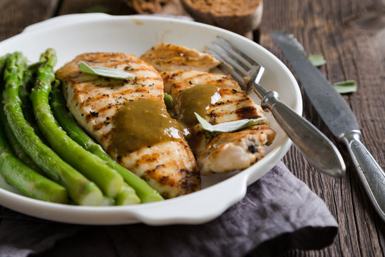 Grilled Chicken Breast With Asparagus