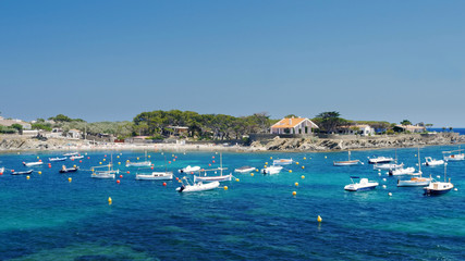 Fototapeta na wymiar coastline popular Mediterranean resort in Spain near the town of Cadaques