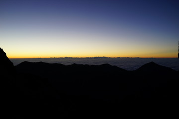 雲海　北アルプス　夜明け　朝焼け　山脈　山々　山頂　眺望　北アルプス　登山　空　絶景