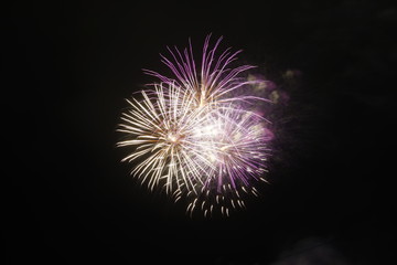 打ち上げ花火　夏祭り　大型花火　夜空