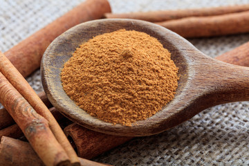 Cinnamon sticks and powder