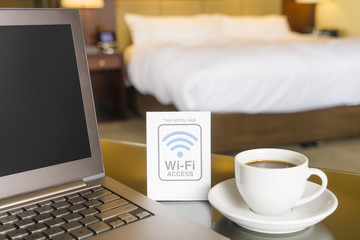 Hotel room with wifi access sign - obrazy, fototapety, plakaty