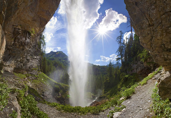 Der Johannes Wasserfall mit Sonnenschein © christakramer