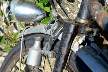 La dynamo et le phare du vélo