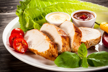 Roast chicken fillet and vegetables