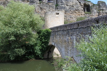 Brücke mit Stadtmauer und Bock Kasematten
