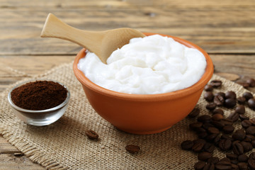 pulizia del corpo maschere fatte in casa a base di caffe per il trattamento del corpo