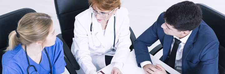 Meeting in doctor's office