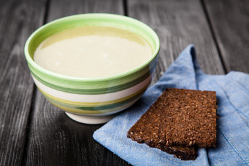 Asparagus cream soup