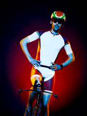 Fototapety  człowiek rowerzysta na rowerze rower triathlon na białym tle