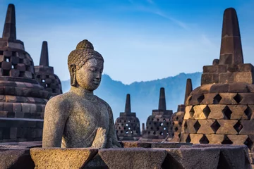 Foto op Plexiglas Tempel Boeddhabeeld in de Borobudur-tempel, Java-eiland, Indonesië.