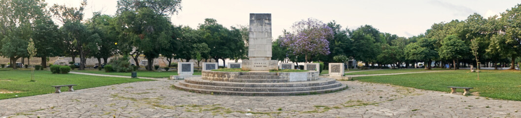 Fototapeta na wymiar Monument for the union of Corfu with Greece