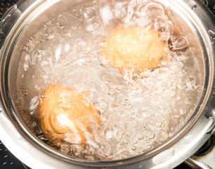 Boiling eggs