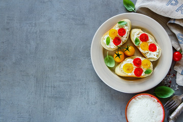 Tomato and basil sandwiches